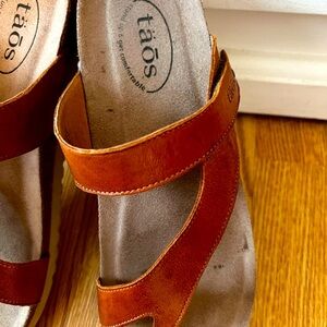 Taos women’s size 11. Unfortunately, only worn approximately 10 feet too narrow.